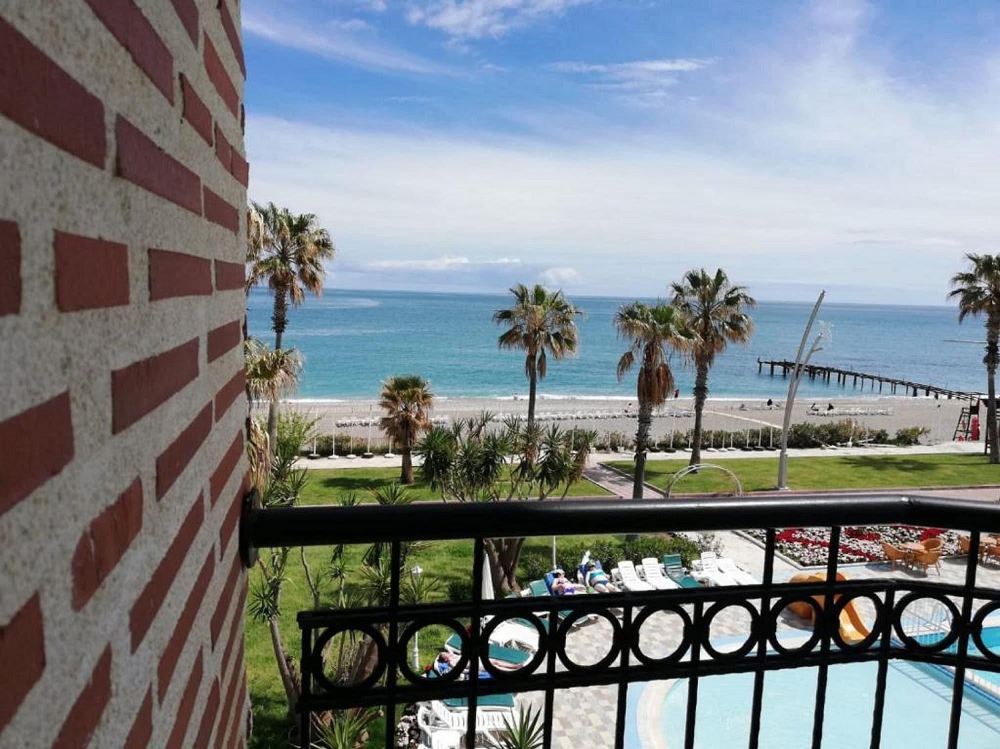 Labada Beach Hotel Çamyuva エクステリア 写真