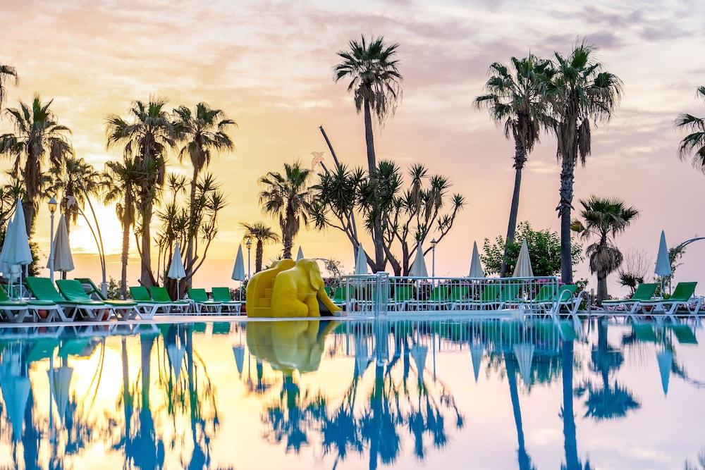 Labada Beach Hotel Çamyuva エクステリア 写真